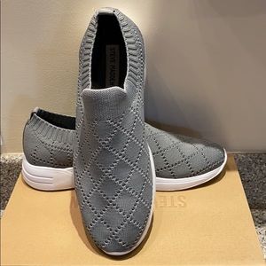 Steve Madden Launch Grey Sneakers New